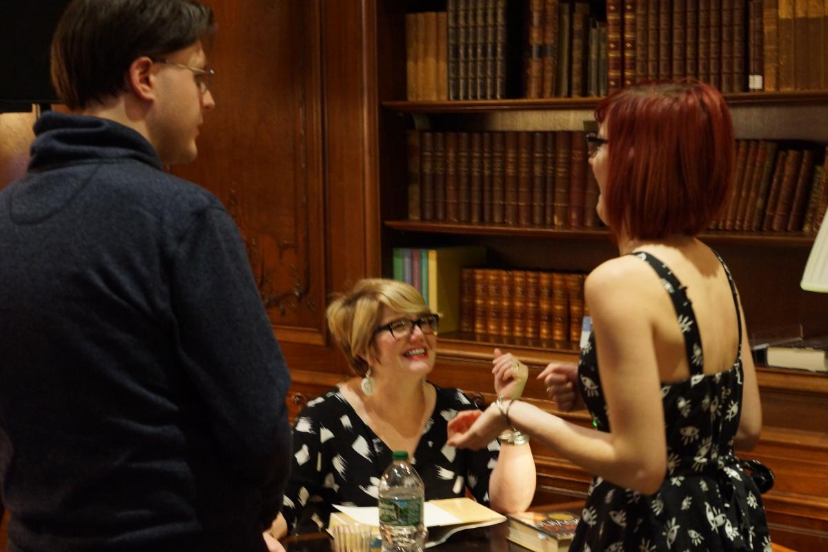 Libba Bray chats and laughs with fans of her books.